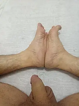 Snapshot of Hardapple01 chatting on October 19, 2025, 7:22 am Hardapple01 online show from October 19, 2025, 7:22 am