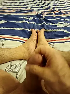 Snapshot of Hardapple01 chatting on January 7, 2026, 8:47 pm Hardapple01 online show from January 7, 2026, 8:47 pm