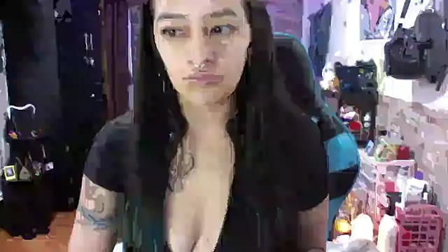 Snapshot of AngelaQueen_ chatting on March 15, 2026, 3:41 pm AngelaQueen online show from March 15, 2026, 3:41 pm