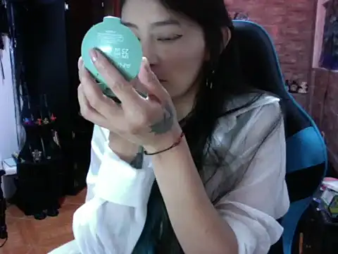 AngelaQueen  online show from October 27, 2025, 5:14 pm