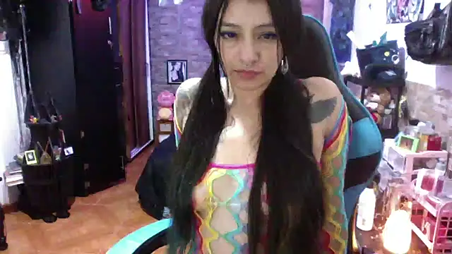 Snapshot of AngelaQueen_ chatting on April 16, 2026, 9:39 pm AngelaQueen online show from April 16, 2026, 9:39 pm