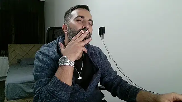 Snapshot of tgltplsr chatting on October 16, 2025, 9:45 pm tgltplsr online show from October 16, 2025, 9:45 pm