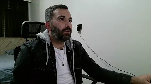 Snapshot of tgltplsr chatting on December 18, 2025, 1:11 am tgltplsr online show from December 18, 2025, 1:11 am