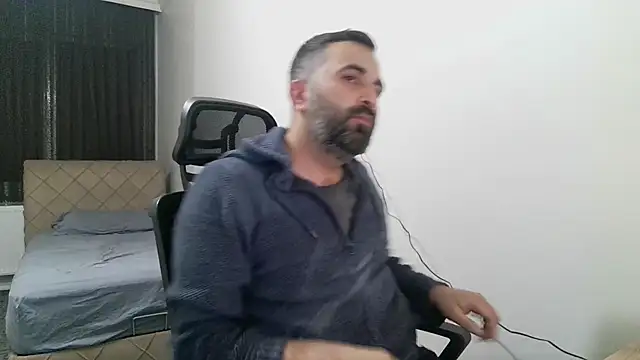 Snapshot of tgltplsr chatting on November 11, 2025, 9:20 pm tgltplsr online show from November 11, 2025, 9:20 pm