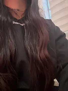 LunaBaker-1 online show from November 27, 2025, 8:09 pm