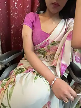 Snapshot of LuscousPussy chatting on March 17, 2025, 3:18 pm LuscousPussy online show from March 17, 2025, 3:18 pm