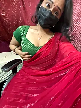 Snapshot of LuscousPussy chatting on September 28, 2025, 7:43 pm LuscousPussy online show from September 28, 2025, 7:43 pm