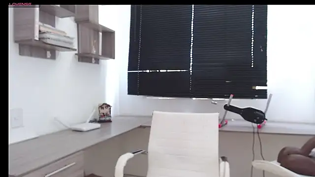 MIYESSI online show from March 19, 2025, 6:23 pm