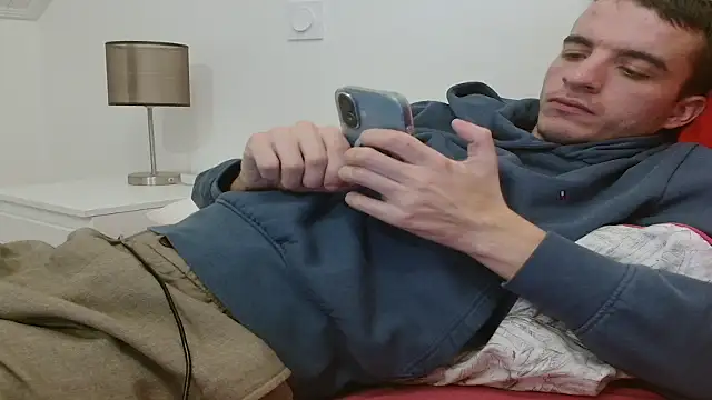 Tombgy07 online show from November 27, 2025, 8:20 pm