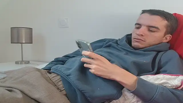 Tombgy07 online show from November 26, 2025, 1:11 pm