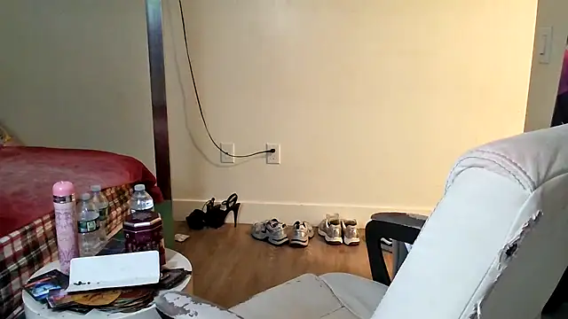 YasmineMinaj online show from November 19, 2025, 12:43 am