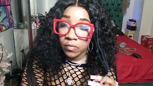 YasmineMinaj online show from September 11, 2025, 11:05 pm