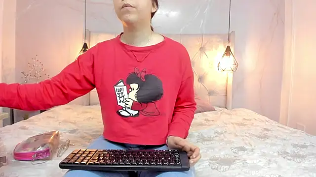 SakuraLee  online show from December 2, 2025, 1:46 pm