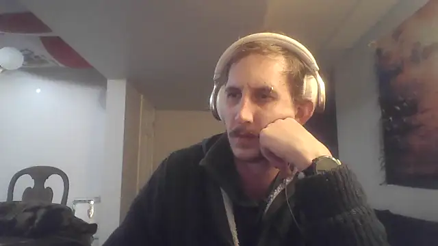 Snapshot of Dukeofmelrose421 chatting on March 19, 2026, 3:17 am Dukeofmelrose421 online show from March 19, 2026, 3:17 am