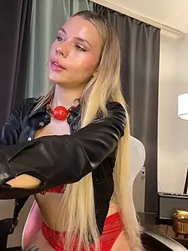 Snapshot of KittyKatyDream chatting on May 8, 2026, 2:10 pm KittyKatyDream online show from May 8, 2026, 2:10 pm