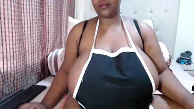 Snapshot of CHOCOLATEDARKBUSTYX chatting on November 26, 2025, 9:31 am CHOCOLATEDARKBUSTYX online show from November 26, 2025, 9:31 am