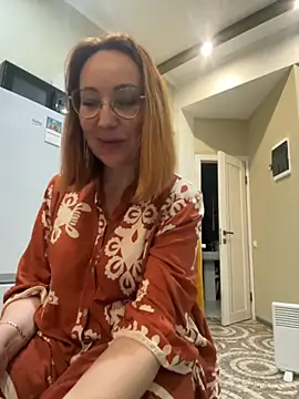 Snapshot of LybovNTV chatting on November 19, 2025, 10:32 pm LybovNTV online show from November 19, 2025, 10:32 pm