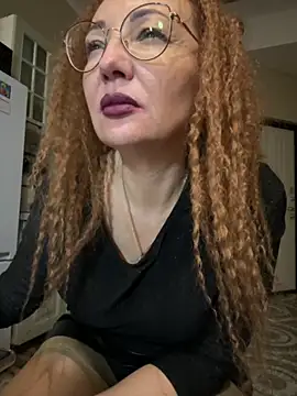 Snapshot of LybovNTV chatting on November 25, 2025, 9:26 pm LybovNTV online show from November 25, 2025, 9:26 pm