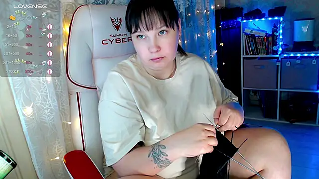 RaideneiX online show from November 17, 2025, 2:26 am