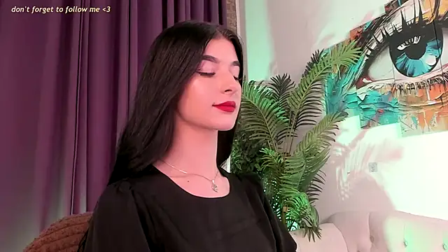 Snapshot of LauraCoy chatting on July 24, 2026, 11:23 pm LauraCoy online show from July 24, 2026, 11:23 pm