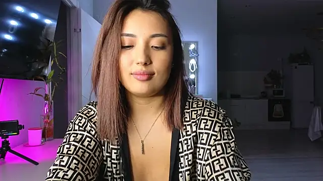 lily  foster online show from March 20, 2025, 7:04 pm