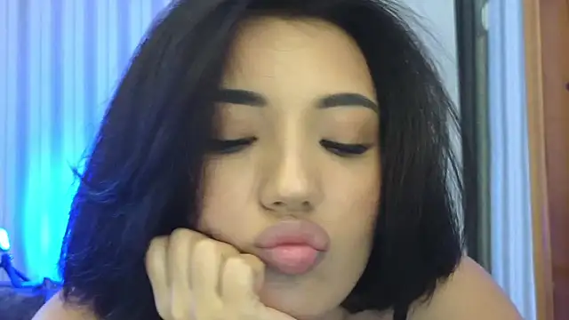 lily  foster online show from September 12, 2025, 10:15 am