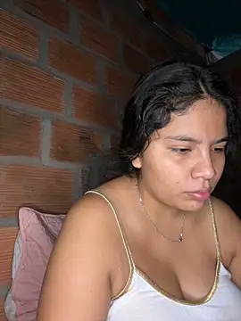 moncerrat luna online show from February 4, 2025, 3:26 pm