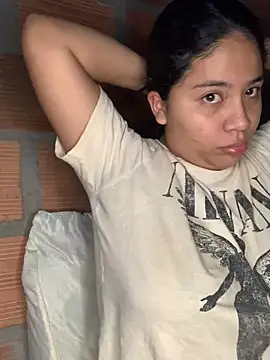 moncerrat luna online show from January 21, 2025, 11:56 am