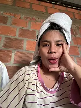 moncerrat luna online show from March 4, 2025, 8:38 pm