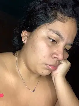 moncerrat luna online show from February 3, 2025, 12:47 pm