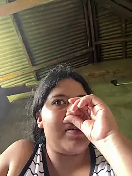 moncerrat luna online show from March 7, 2025, 4:11 pm