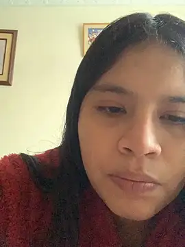 moncerrat luna online show from November 4, 2025, 9:40 pm