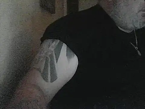 Snapshot of Paolino_8316 chatting on December 13, 2025, 11:33 pm Paolino 8316 online show from December 13, 2025, 11:33 pm