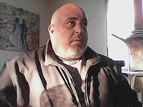 Snapshot of Paolino_8316 chatting on November 9, 2025, 3:05 pm Paolino 8316 online show from November 9, 2025, 3:05 pm