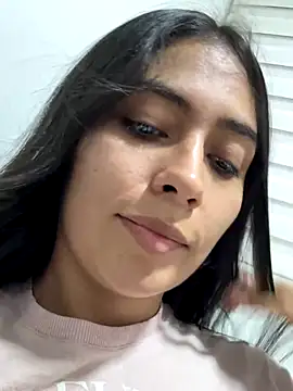 Snapshot of Sophie__Foxxx chatting on October 23, 2025, 12:20 am Sophie Foxxx online show from October 23, 2025, 12:20 am