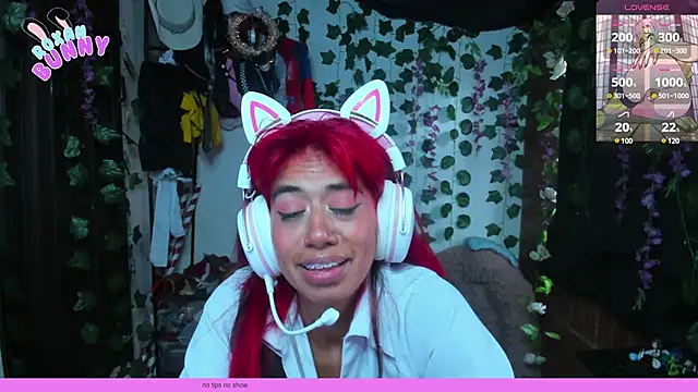 Snapshot of Roxanbunny1 chatting on March 7, 2025, 12:58 am Roxanbunny1 online show from March 7, 2025, 12:58 am