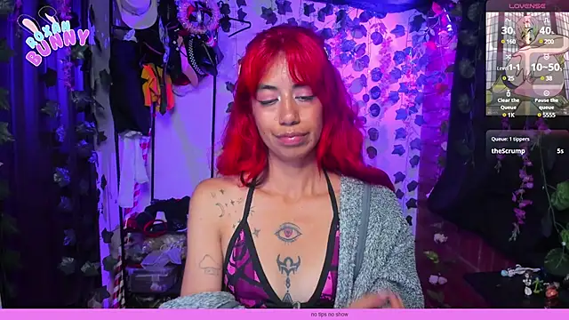 Snapshot of Roxanbunny1 chatting on March 9, 2025, 4:05 am Roxanbunny1 online show from March 9, 2025, 4:05 am