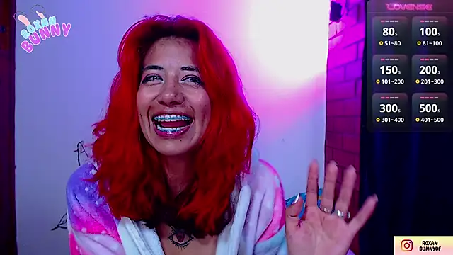 Snapshot of Roxanbunny1 chatting on October 7, 2025, 12:06 pm Roxanbunny1 online show from October 7, 2025, 12:06 pm