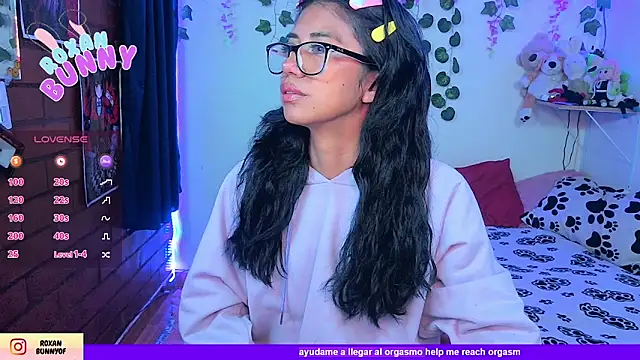 Snapshot of Roxanbunny1 chatting on June 10, 2026, 2:46 am Roxanbunny1 online show from June 10, 2026, 2:46 am