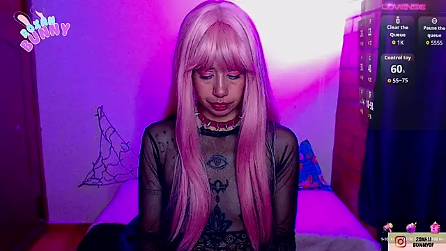 Snapshot of Roxanbunny1 chatting on October 5, 2025, 3:19 am Roxanbunny1 online show from October 5, 2025, 3:19 am