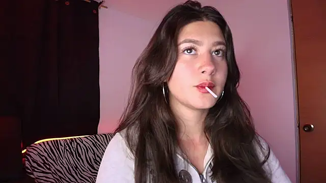 Snapshot of kisstarxxx chatting on December 17, 2025, 3:44 am kisstarxxx online show from December 17, 2025, 3:44 am