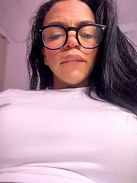 Snapshot of Charly_ chatting on June 28, 2026, 4:13 pm Charly online show from June 28, 2026, 4:13 pm