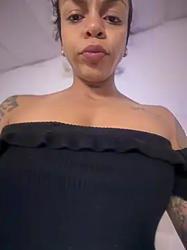 Snapshot of Charly_ chatting on May 5, 2026, 3:53 am Charly online show from May 5, 2026, 3:53 am