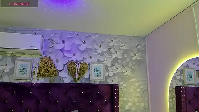 dalila salazar online show from April 23, 2026, 2:51 am