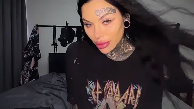 Snapshot of claudiacvc95 chatting on October 28, 2025, 3:40 am claudiacvc95 online show from October 28, 2025, 3:40 am