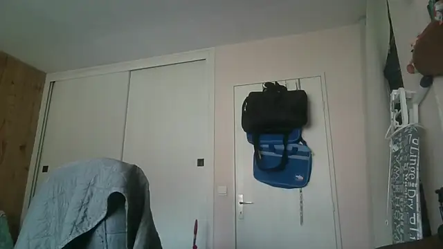 Snapshot of ptitcanard60600 chatting on May 13, 2026, 7:37 am ptitcanard60600 online show from May 13, 2026, 7:37 am