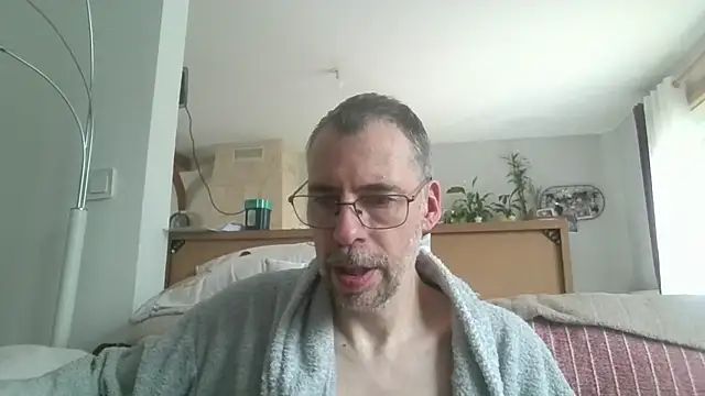 Snapshot of ptitcanard60600 chatting on May 10, 2026, 2:52 pm ptitcanard60600 online show from May 10, 2026, 2:52 pm