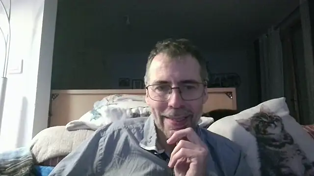 ptitcanard60600 online show from April 7, 2026, 9:38 pm