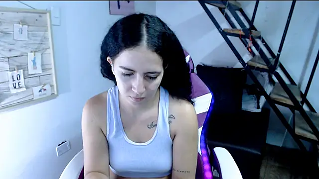 samantha baby  online show from September 9, 2025, 8:51 pm