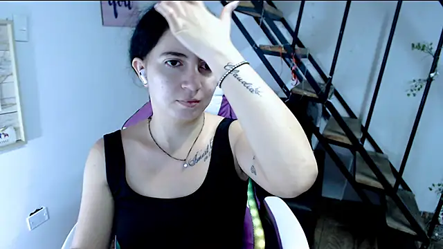 samantha baby  online show from September 12, 2025, 6:40 pm